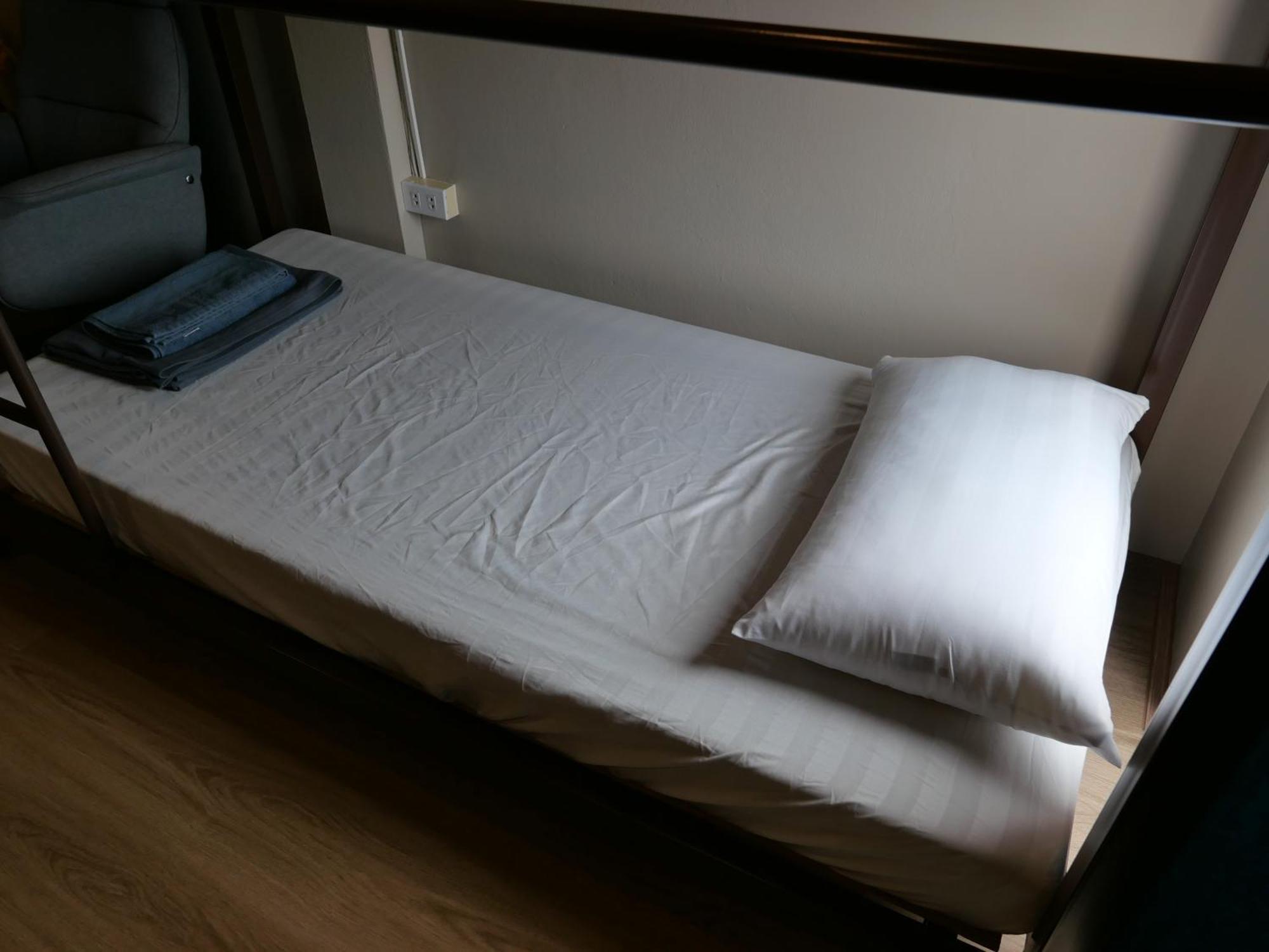 Films House Hostel Bang Saen Ngoại thất bức ảnh