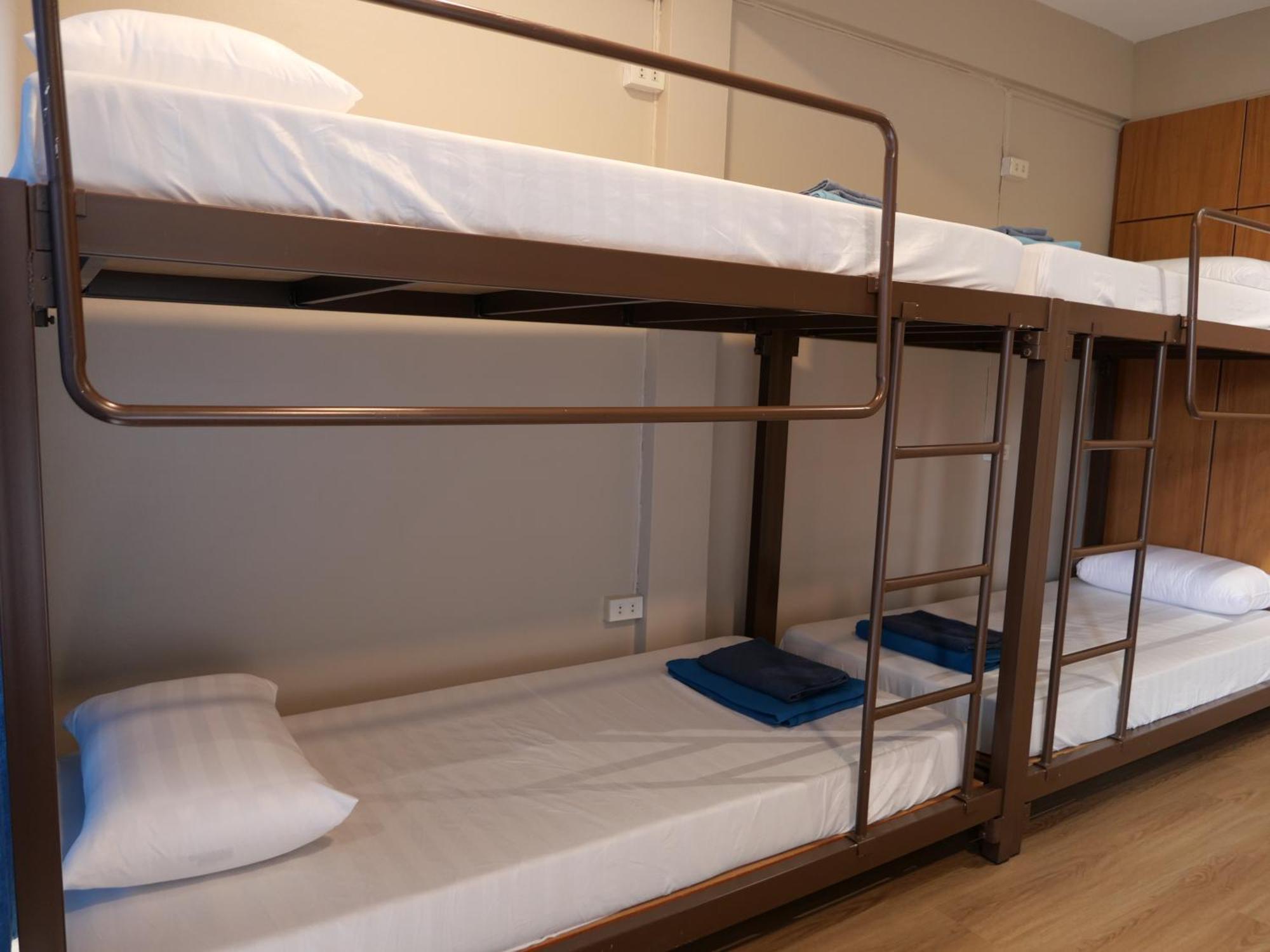 Films House Hostel Bang Saen Ngoại thất bức ảnh