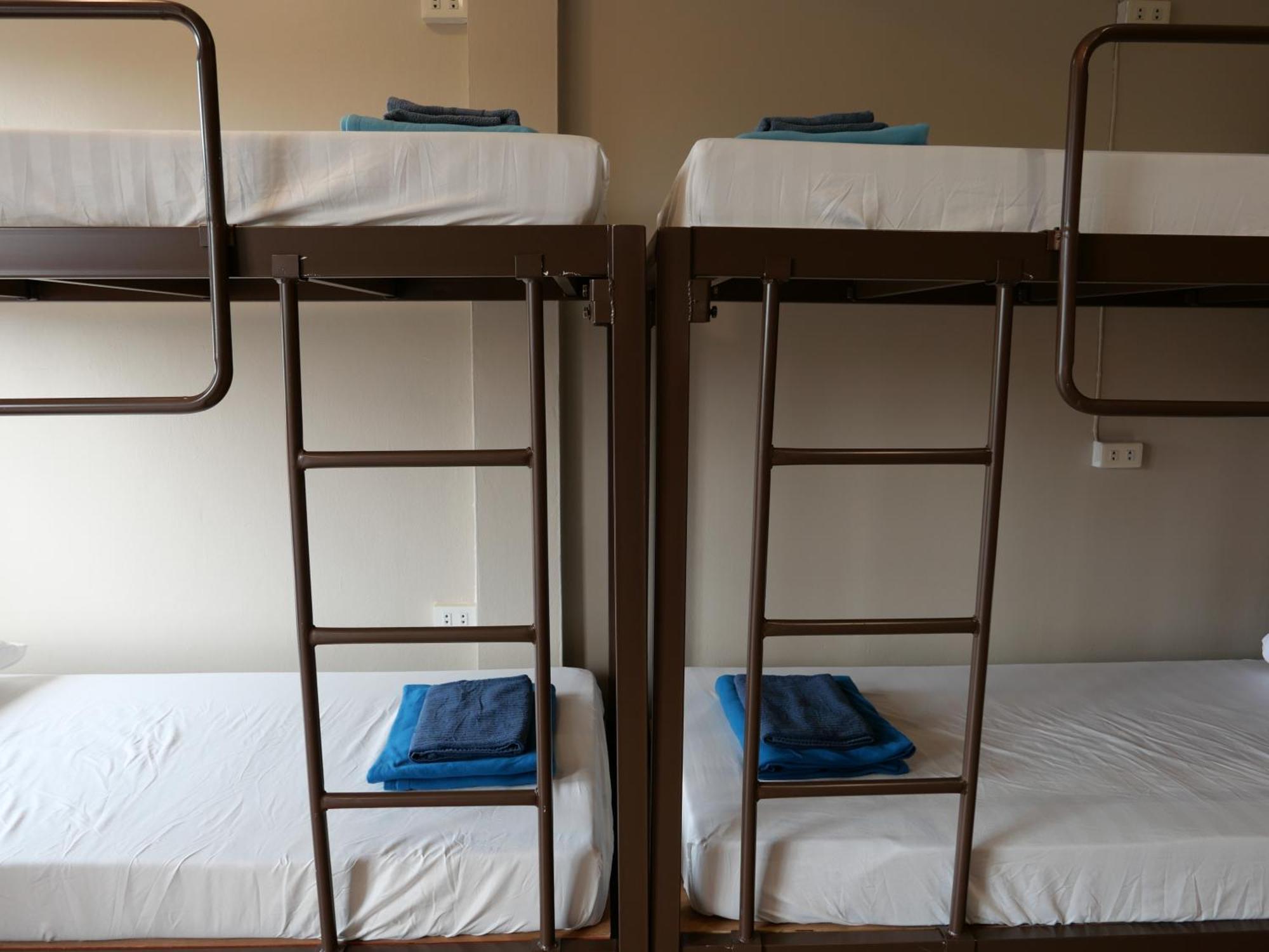 Films House Hostel Bang Saen Ngoại thất bức ảnh