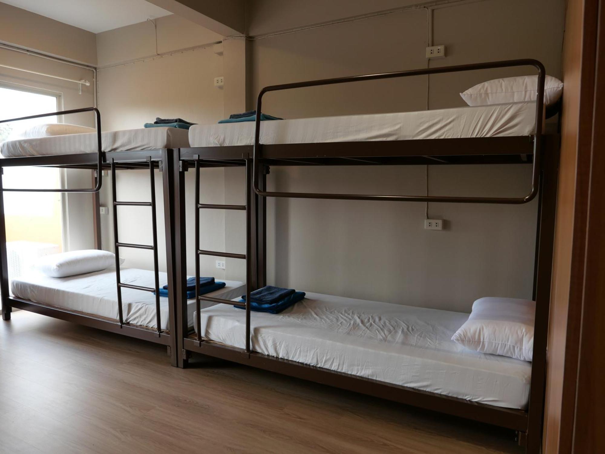 Films House Hostel Bang Saen Ngoại thất bức ảnh