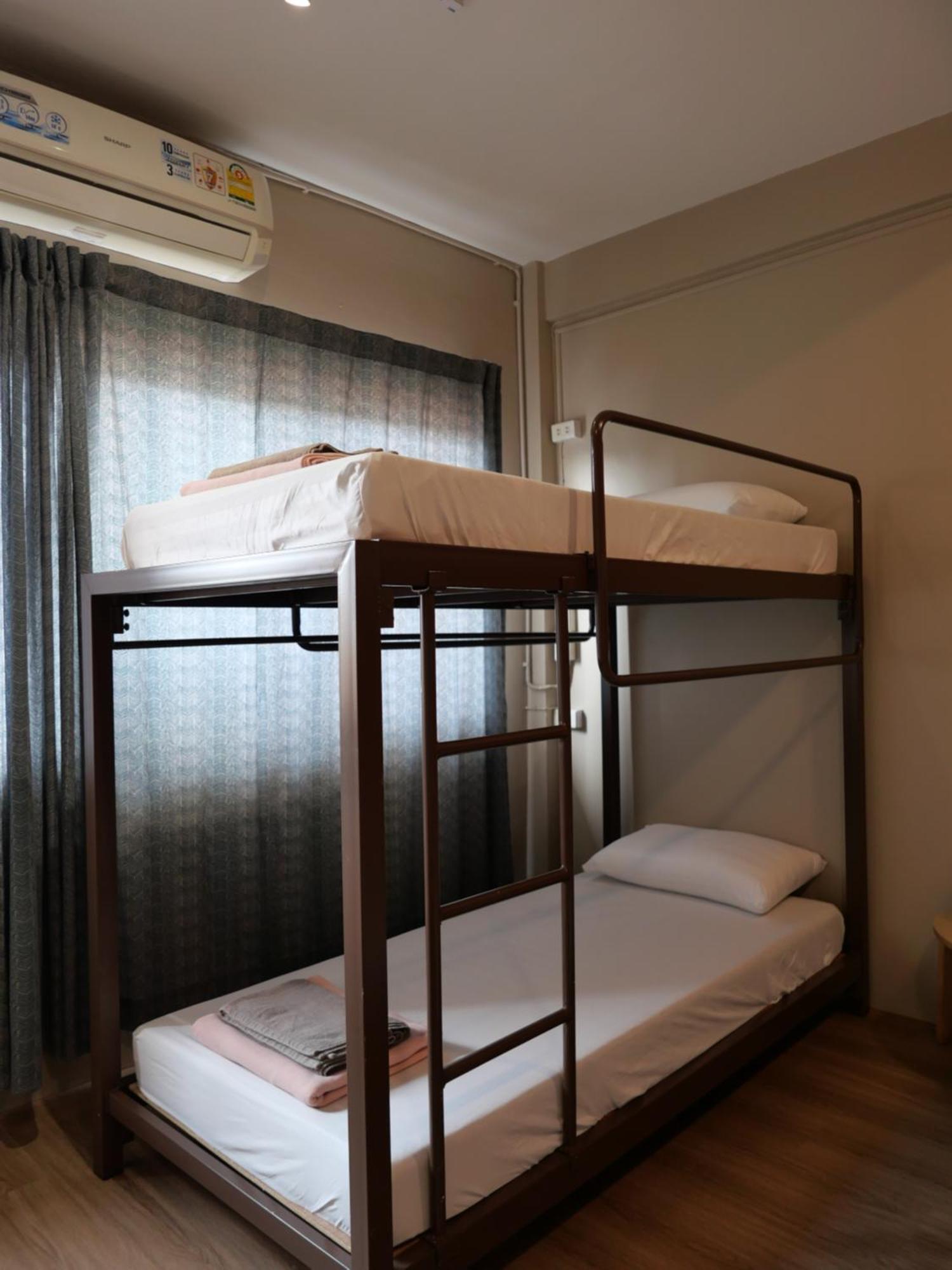 Films House Hostel Bang Saen Ngoại thất bức ảnh