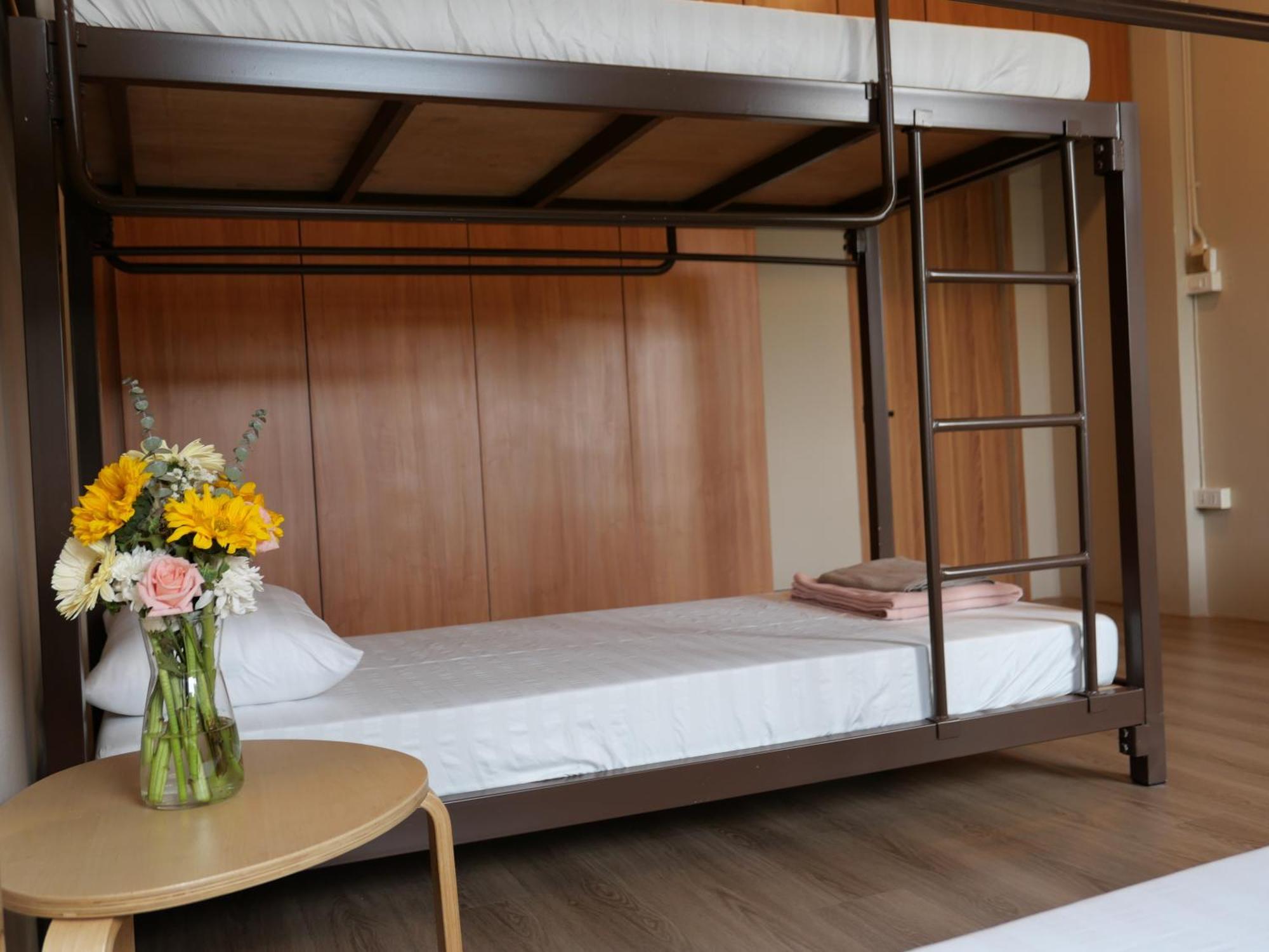 Films House Hostel Bang Saen Ngoại thất bức ảnh