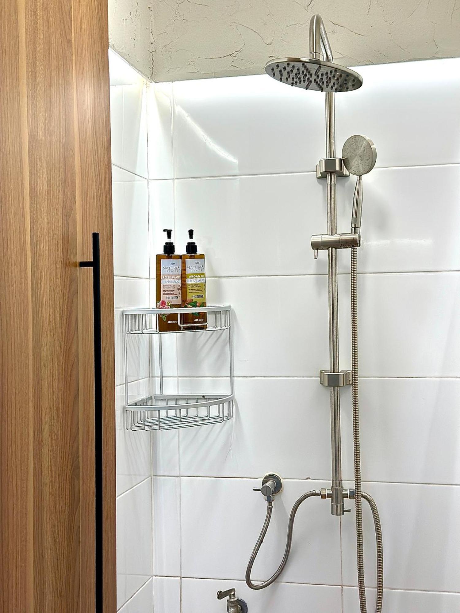 Films House Hostel Bang Saen Ngoại thất bức ảnh