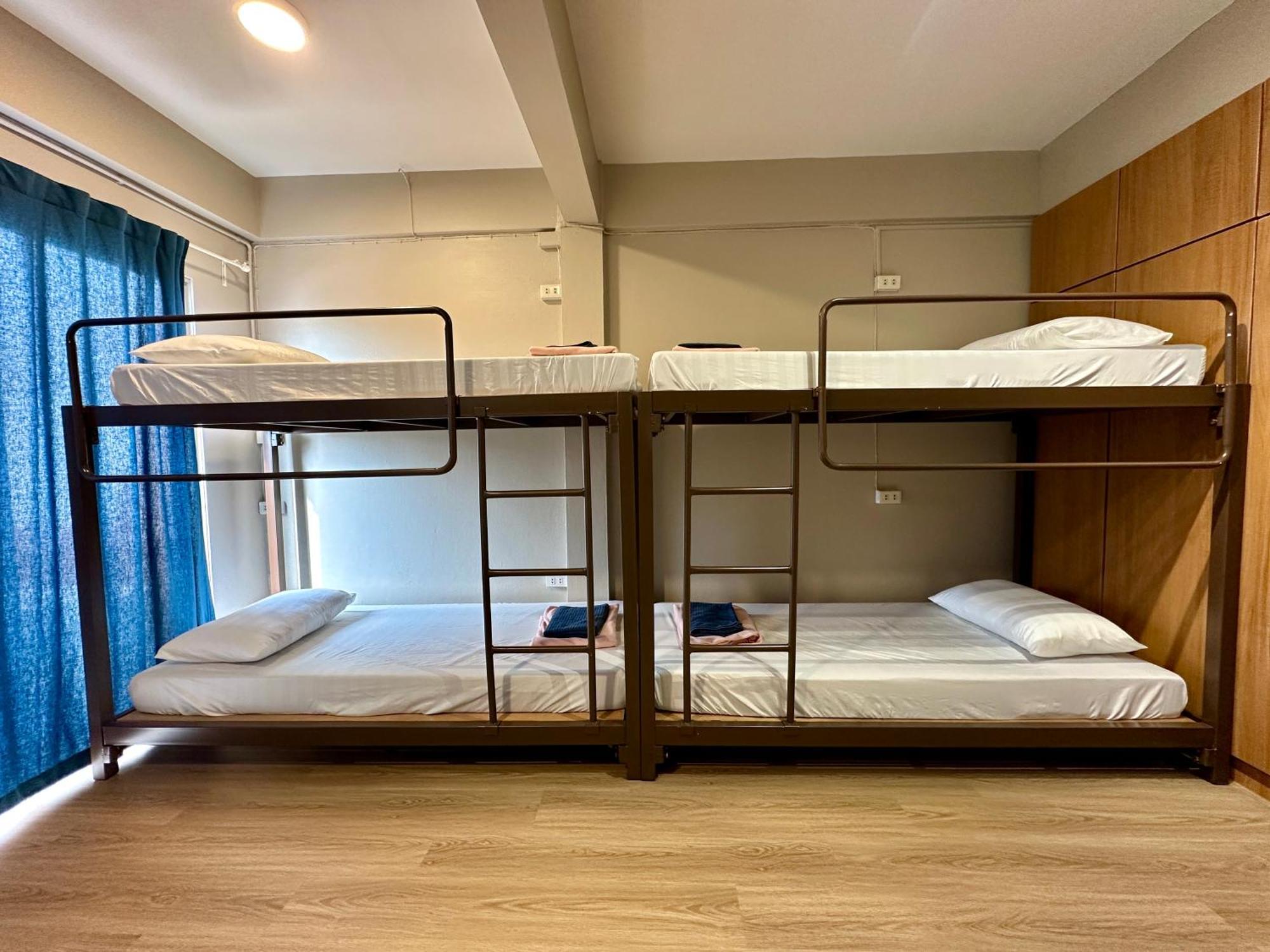 Films House Hostel Bang Saen Ngoại thất bức ảnh